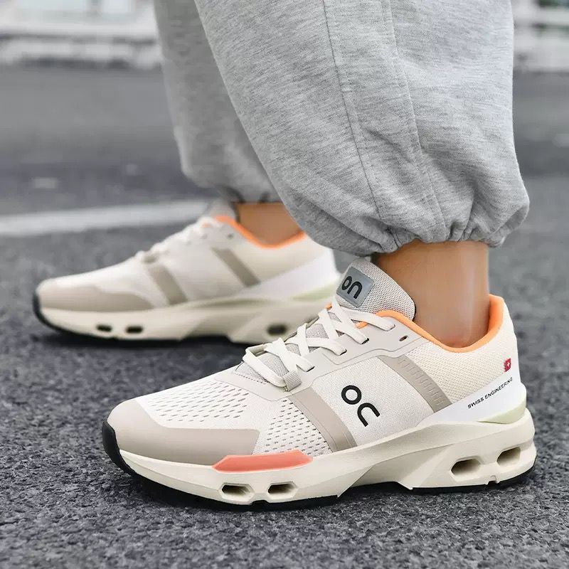 On Cloudpulse Lightweight Running Shoes : CODE 3372